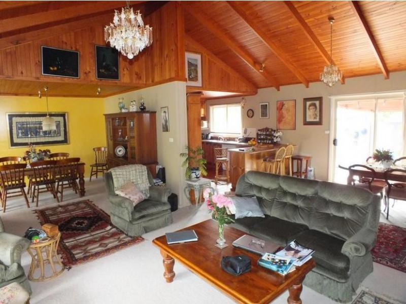 31 McAlister Street, Darlington Point NSW 2706