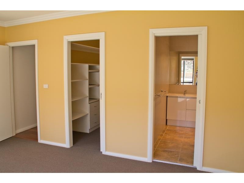 18 Waugh Street, Griffith NSW 2680