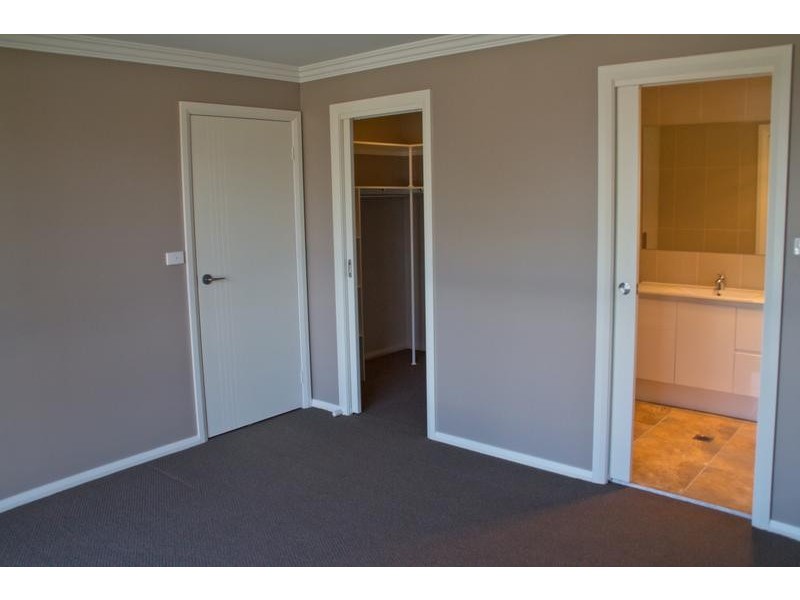 18 Waugh Street, Griffith NSW 2680