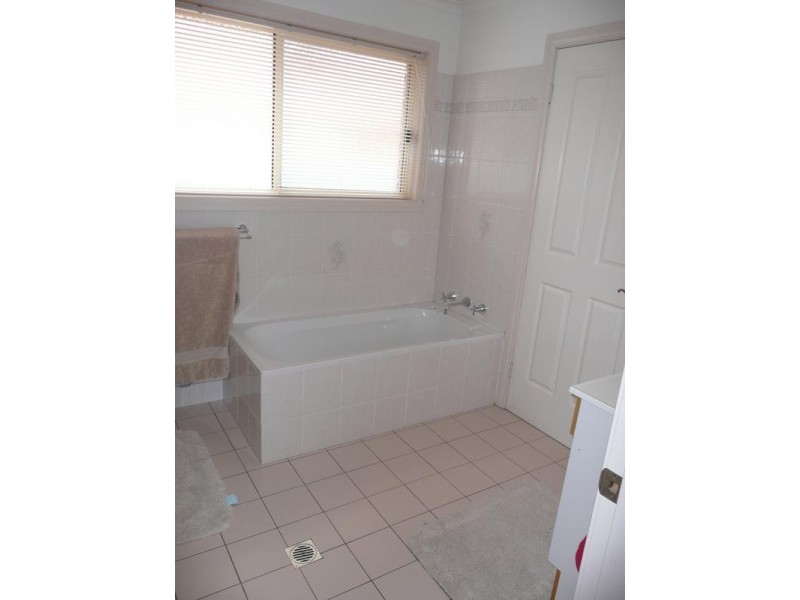 2A East Street, Yoogali NSW 2680