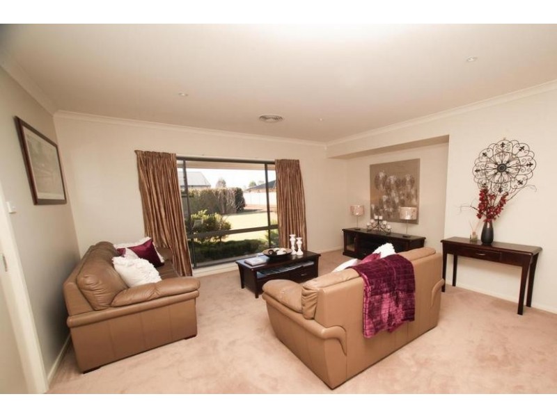 4 Melville Crescent, Griffith NSW 2680