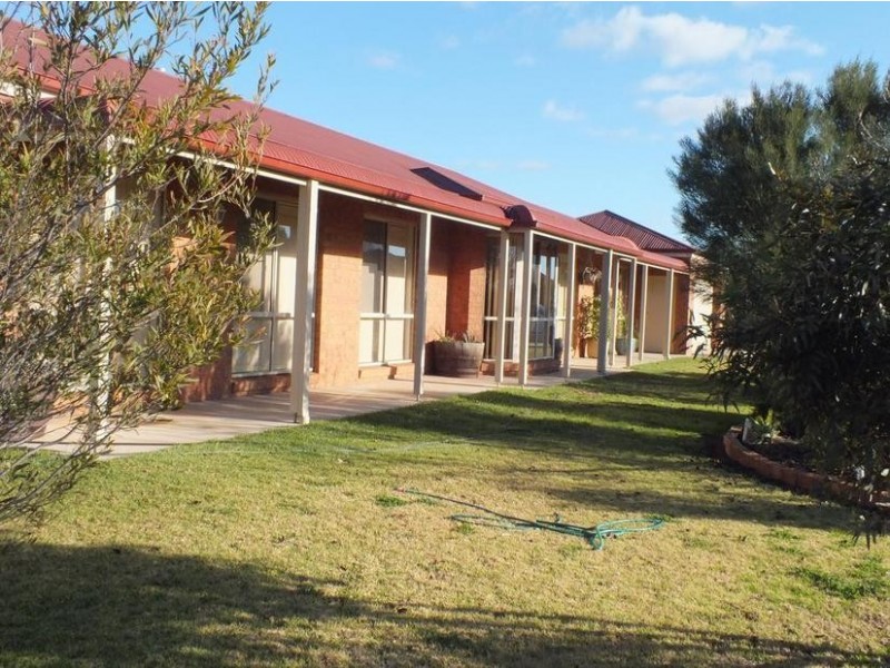 1 Altina Court, Yoogali NSW 2680