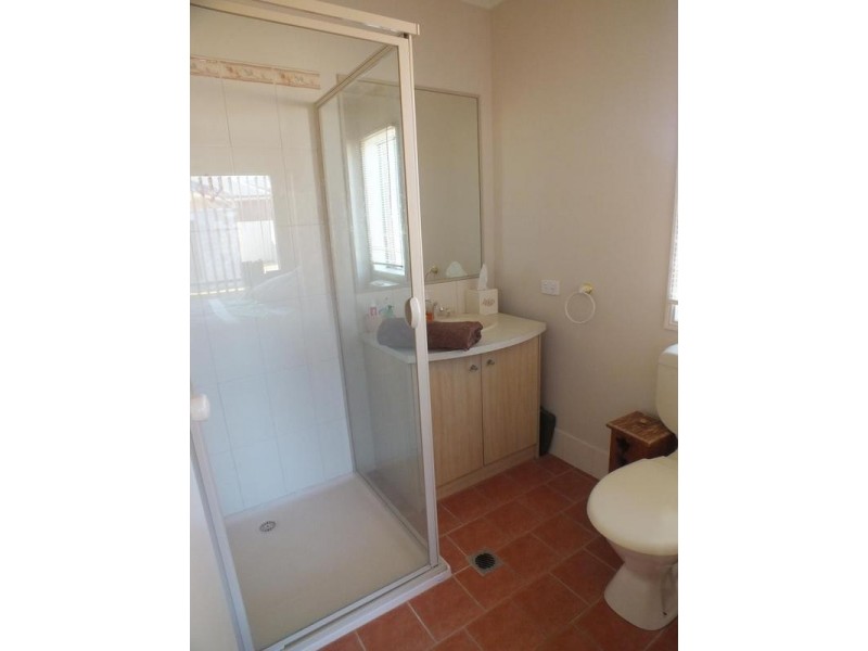 1 Altina Court, Yoogali NSW 2680