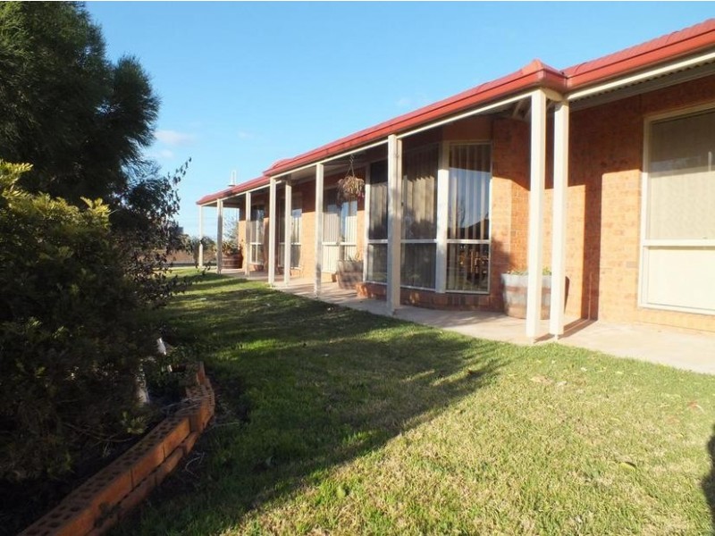 1 Altina Court, Yoogali NSW 2680
