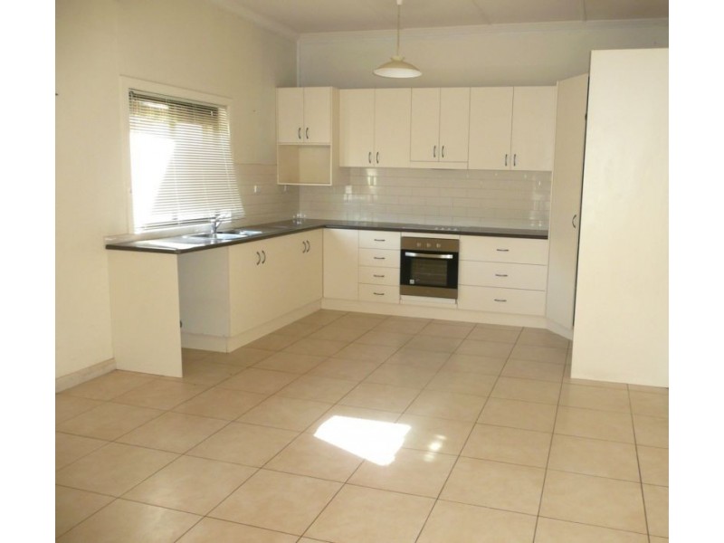 2/37 Kookora Street, Griffith NSW 2680