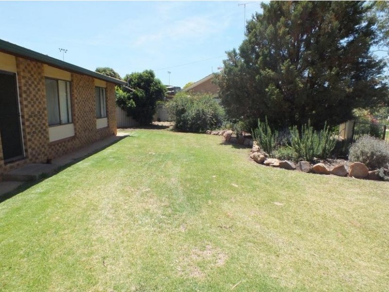 4 Johnson Place, Griffith NSW 2680