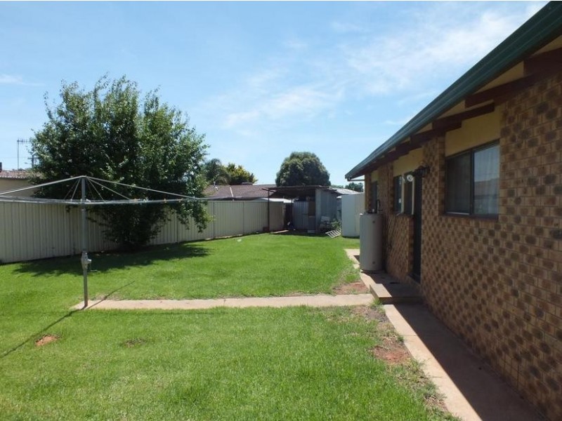 4 Johnson Place, Griffith NSW 2680