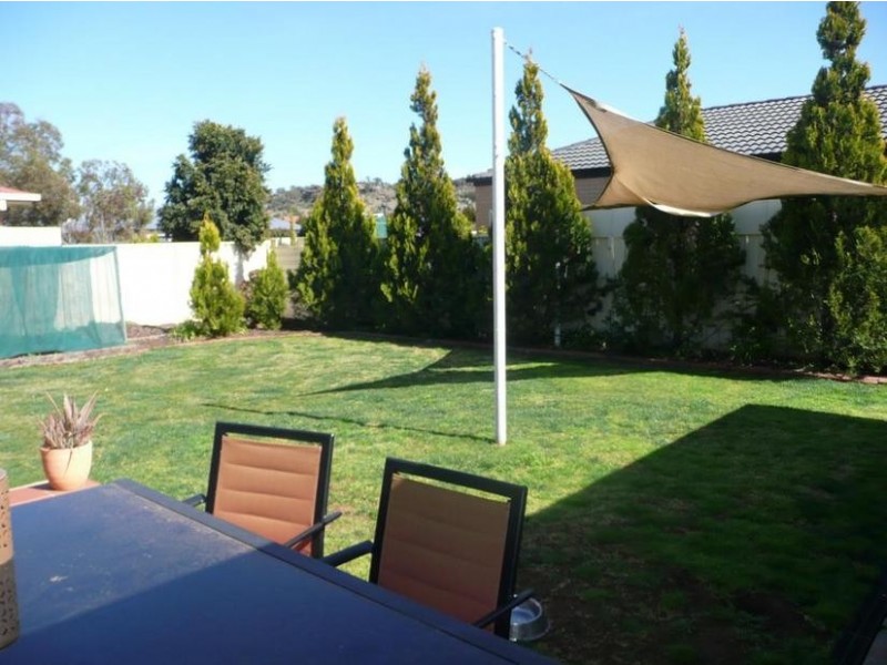 6A Dussin Street, Griffith NSW 2680
