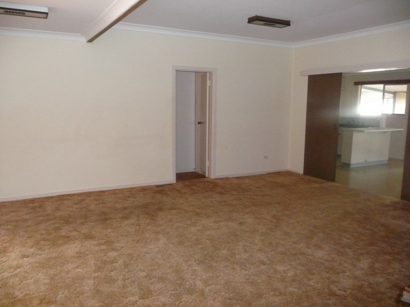 2 Dickson Street, Lake Wyangan NSW 2680