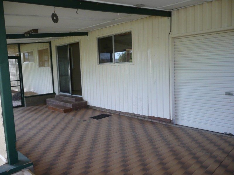 2 Dickson Street, Lake Wyangan NSW 2680