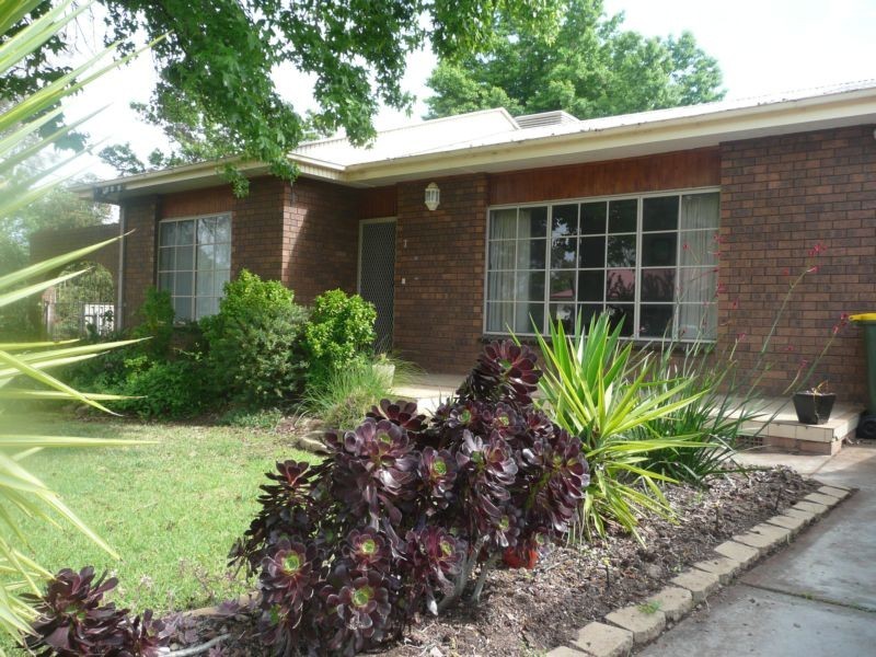 7 Youll Street, Griffith NSW 2680