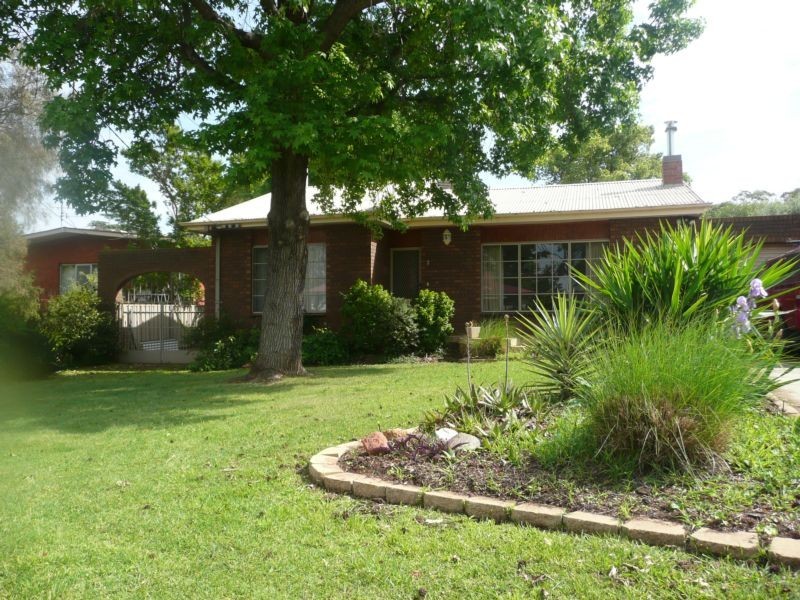 7 Youll Street, Griffith NSW 2680