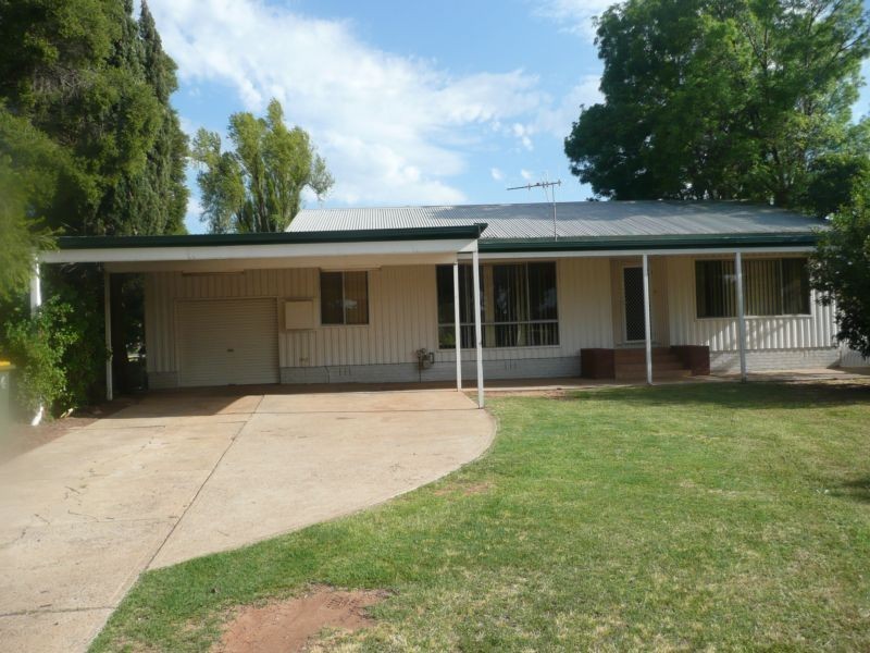 2 Dickson Street, Lake Wyangan NSW 2680