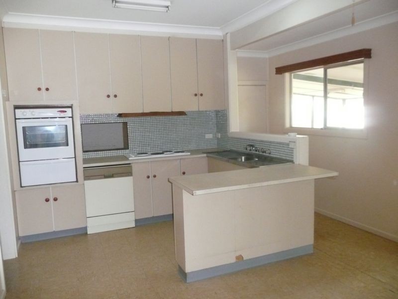 2 Dickson Street, Lake Wyangan NSW 2680