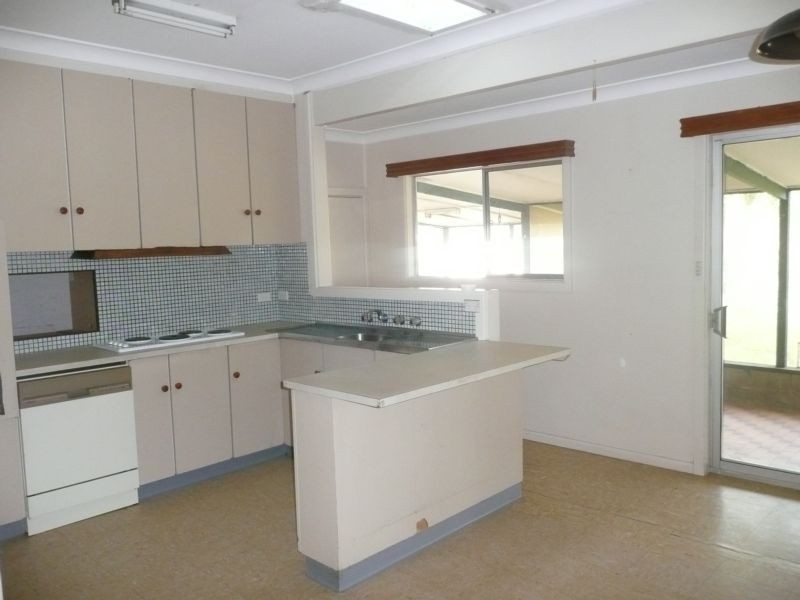 2 Dickson Street, Lake Wyangan NSW 2680