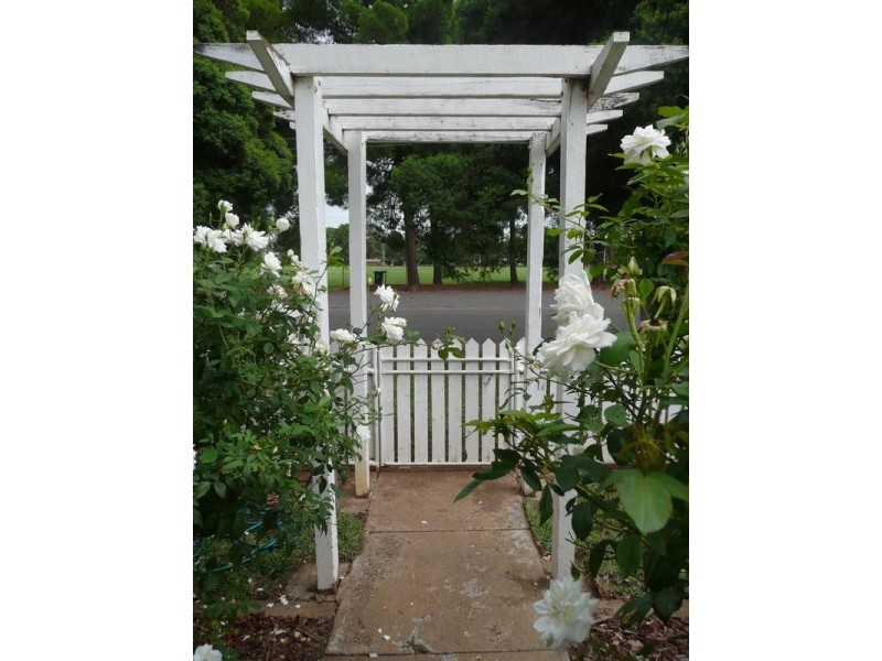 33 Groongal Avenue, Griffith NSW 2680