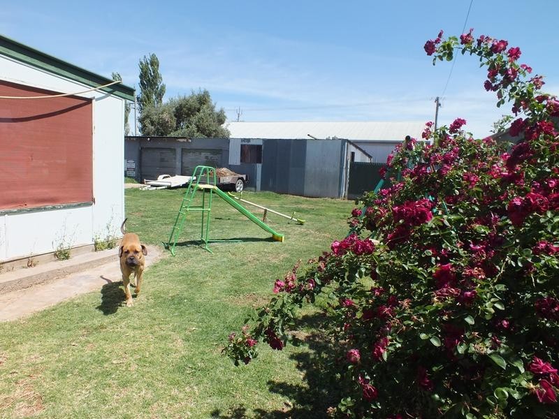 12 Yarran Street, Hanwood NSW 2680