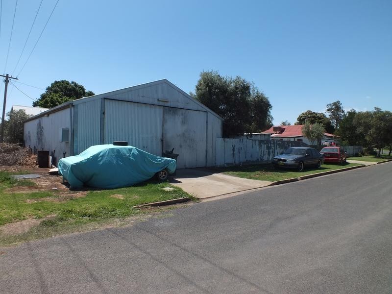 12 Yarran Street, Hanwood NSW 2680