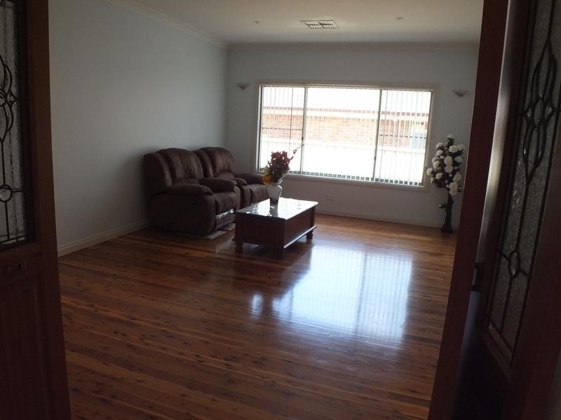 14 Dunvarleigh Crescent, Griffith NSW 2680