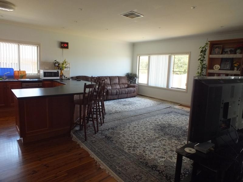 14 Dunvarleigh Crescent, Griffith NSW 2680