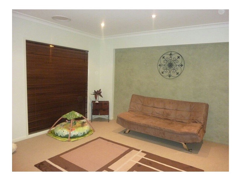 12 Hopbush Crescent, Griffith NSW 2680