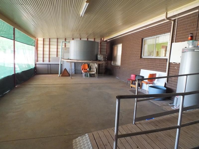 13 Moira Street, Goolgowi NSW 2652