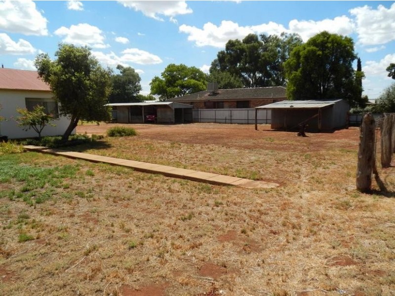 130-132 Erskine Road, Griffith NSW 2680