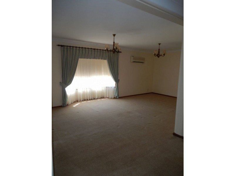 2 Hyandra Street, Griffith NSW 2680