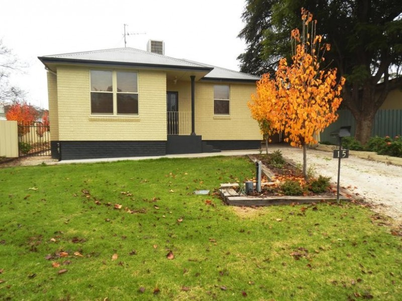 15 Cedar Crescent, Griffith NSW 2680