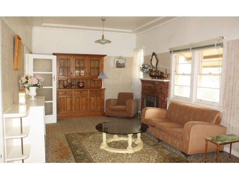 16 Merrigal Street, Griffith NSW 2680