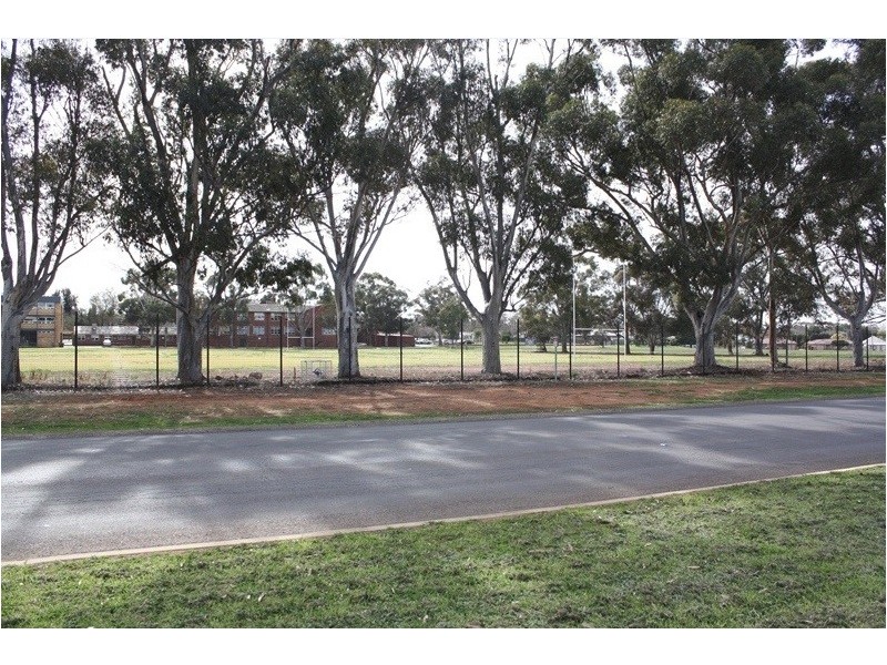 16 Merrigal Street, Griffith NSW 2680