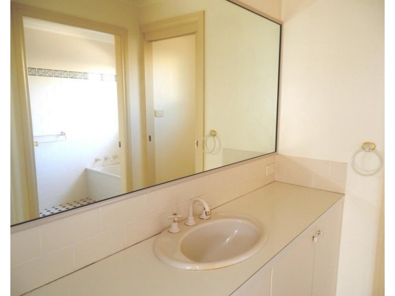 15 Noble Street, Beelbangera NSW 2680