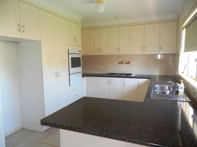 27 Dickson Road, Griffith NSW 2680