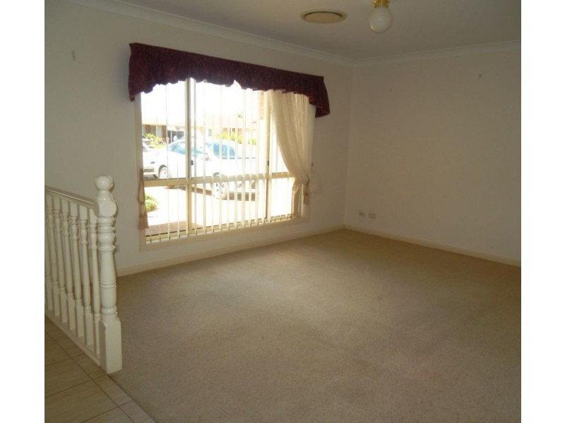 27 Dickson Road, Griffith NSW 2680