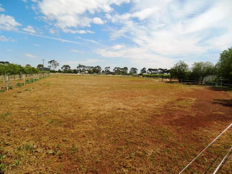 Farm 2248 Curran Road, Yenda NSW 2681