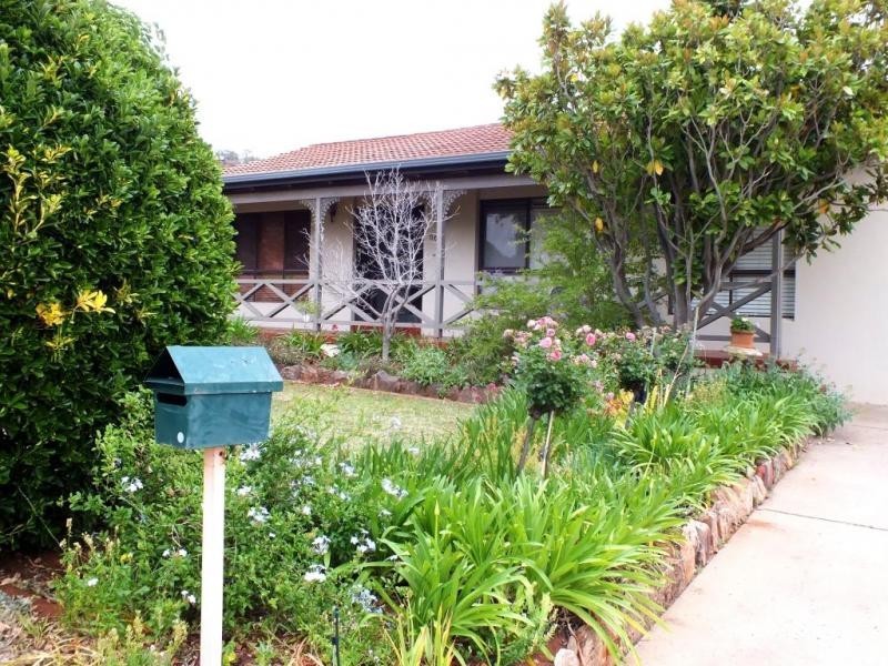 66 Doolan Crescent, Griffith NSW 2680