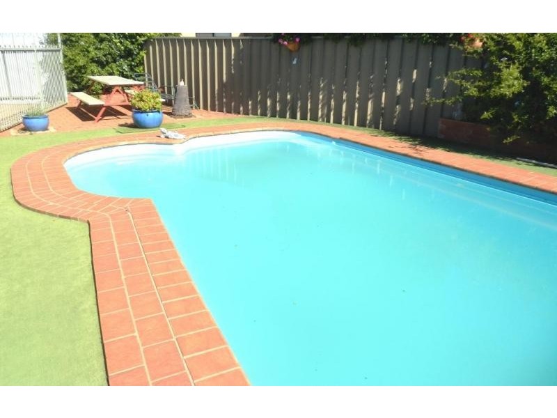 66 Doolan Crescent, Griffith NSW 2680