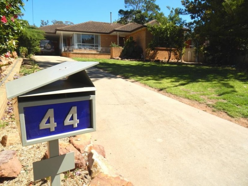 44 Ross Crescent, Griffith NSW 2680