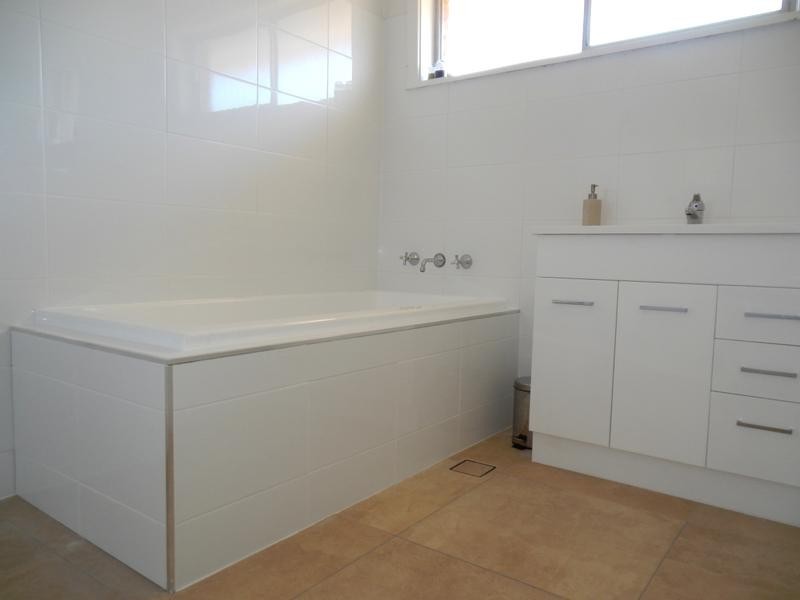 44 Ross Crescent, Griffith NSW 2680