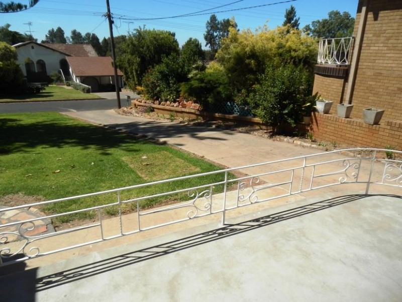 44 Ross Crescent, Griffith NSW 2680