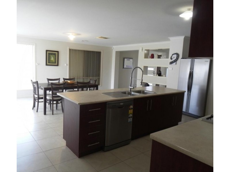 52 Calabria Road, Griffith NSW 2680