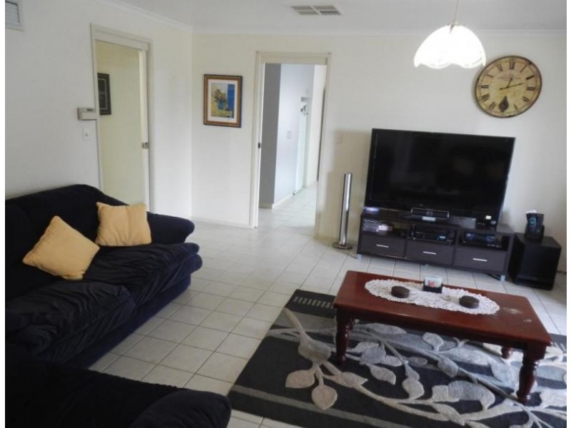 5 Halford Place, Griffith NSW 2680