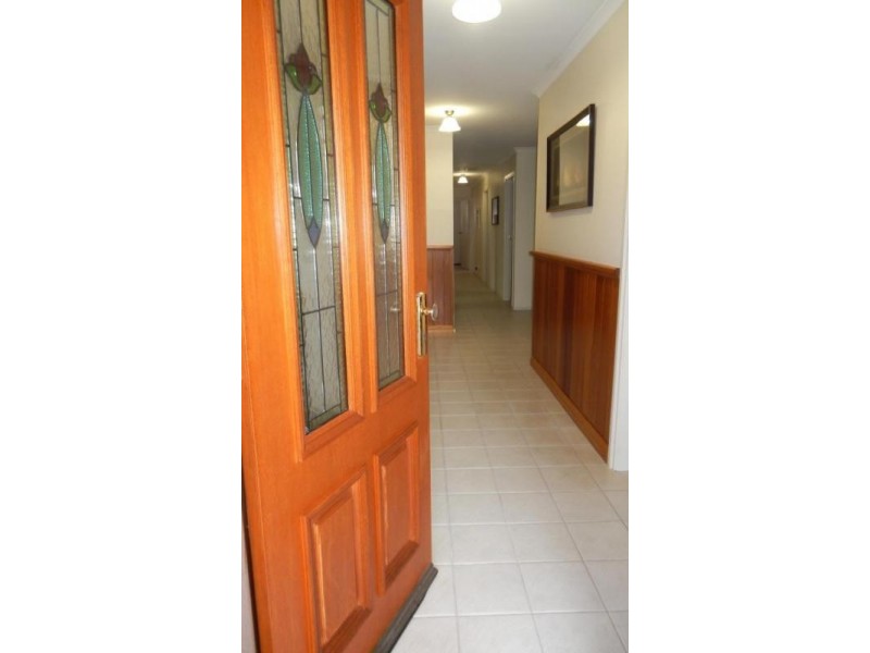 5 Halford Place, Griffith NSW 2680