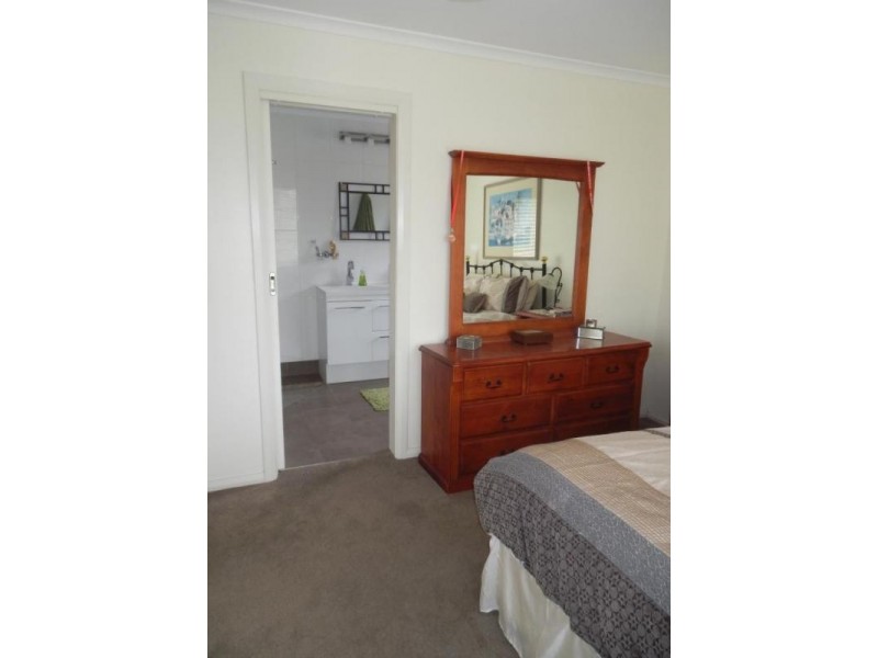 5 Halford Place, Griffith NSW 2680