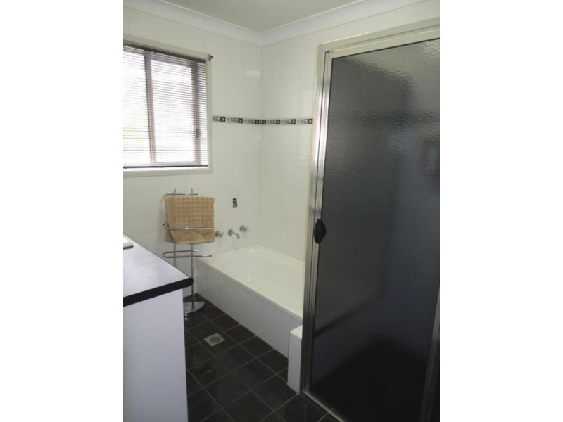 5 Halford Place, Griffith NSW 2680