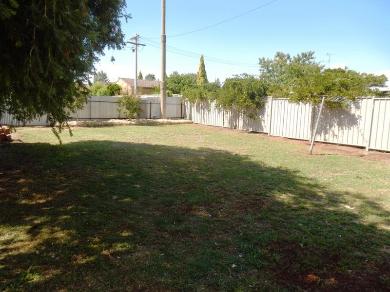 251 Wakaden Street, Griffith NSW 2680