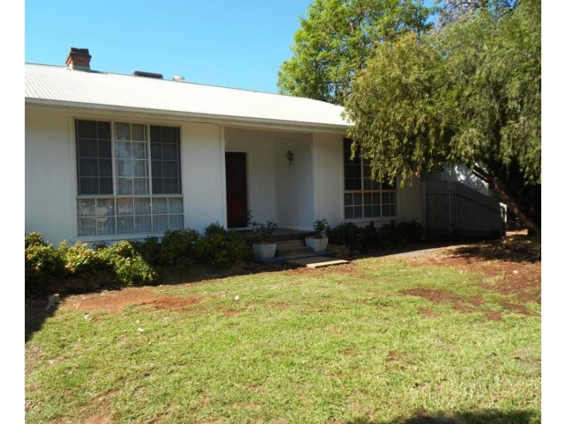 251 Wakaden Street, Griffith NSW 2680