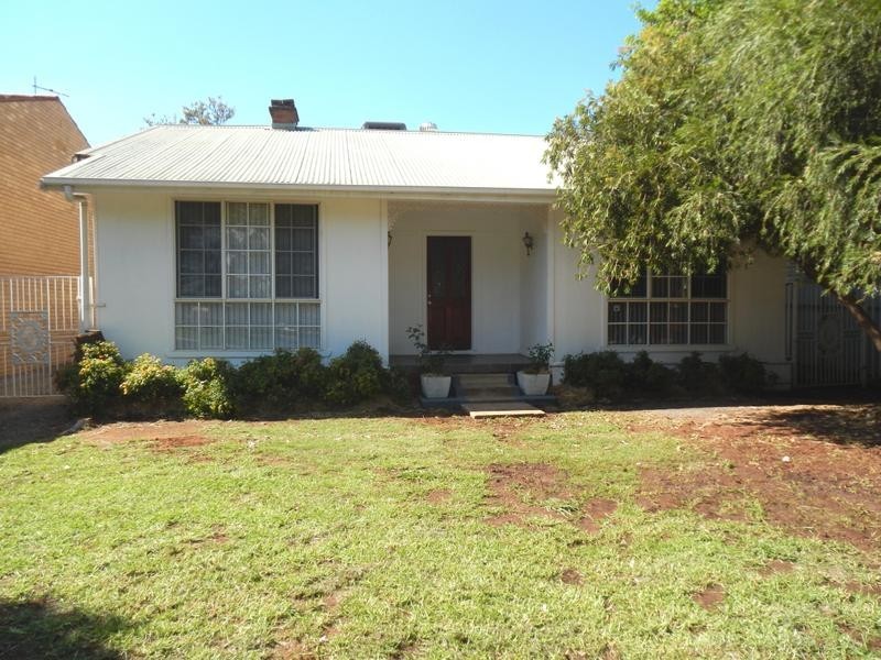 251 Wakaden Street, Griffith NSW 2680