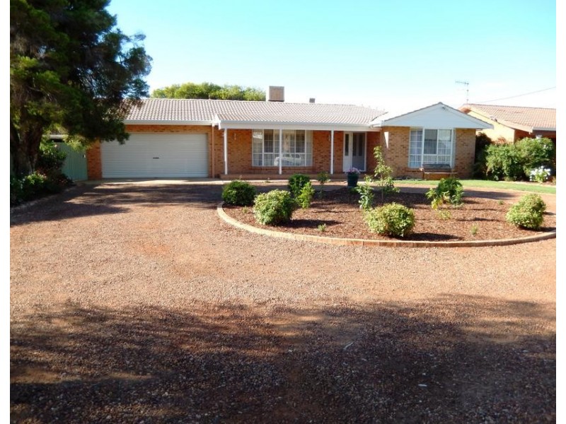 2 Merrigal Street, Griffith NSW 2680