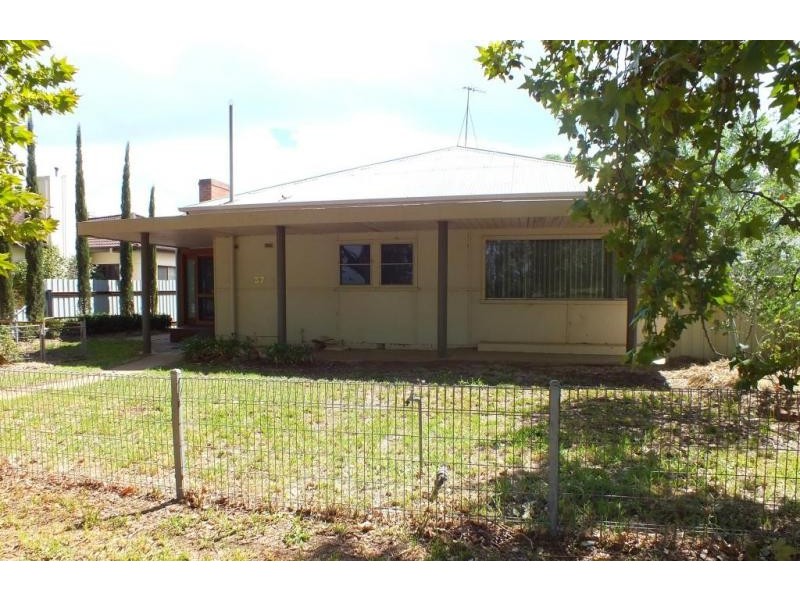 1 & 2/37 Kookora Street, Griffith NSW 2680